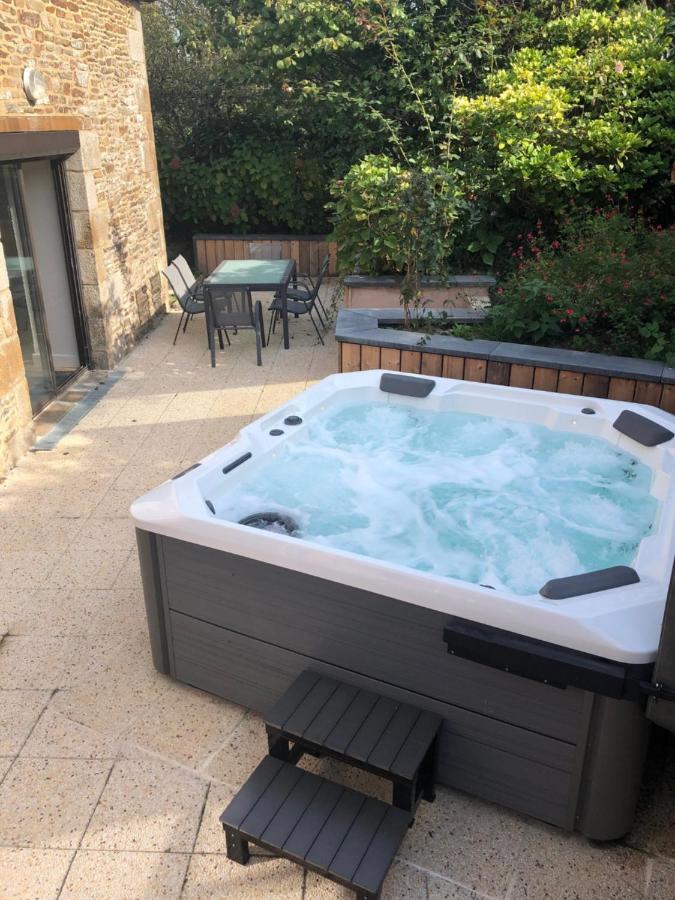 Gite De Charme Avec Spa, Baie Du Mont St Michel Sougéal Eksteriør bilde